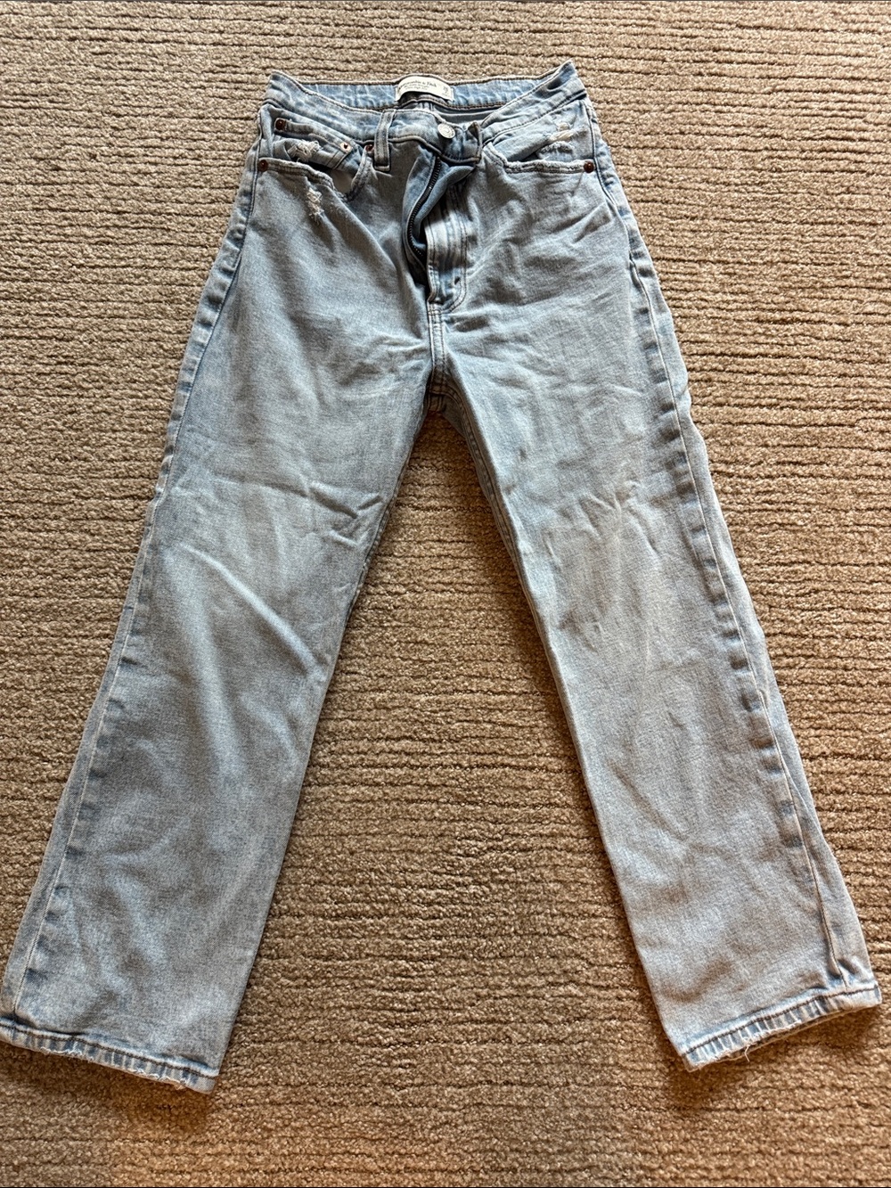 Abercrombie & Fitch Light Wash Women’s Straight Jeans